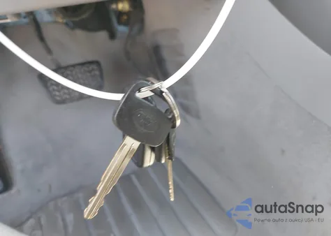 2003 Toyota Camry Le z USA, uszkodzony, nr VIN 4T1BE32K43U787019